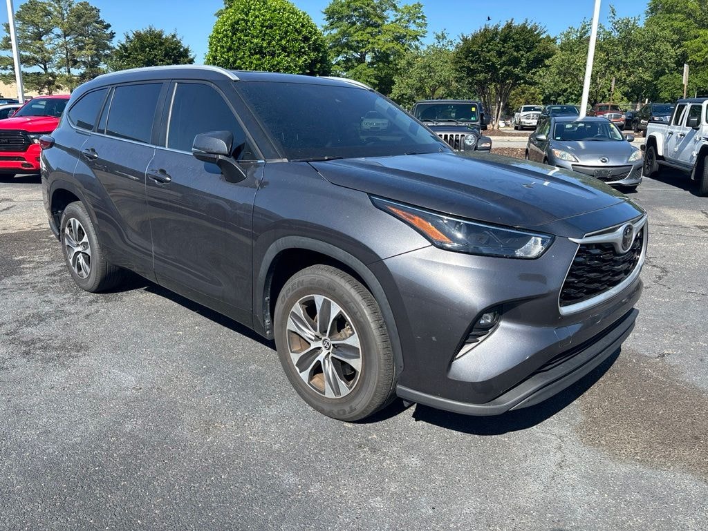 Used 2023 Toyota Highlander XLE SUV
