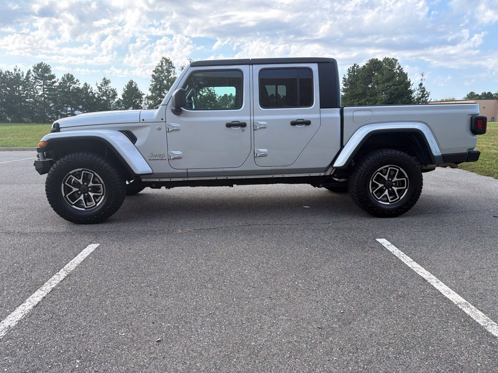 Used 2023 Jeep Gladiator Overland Truck Crew Cab