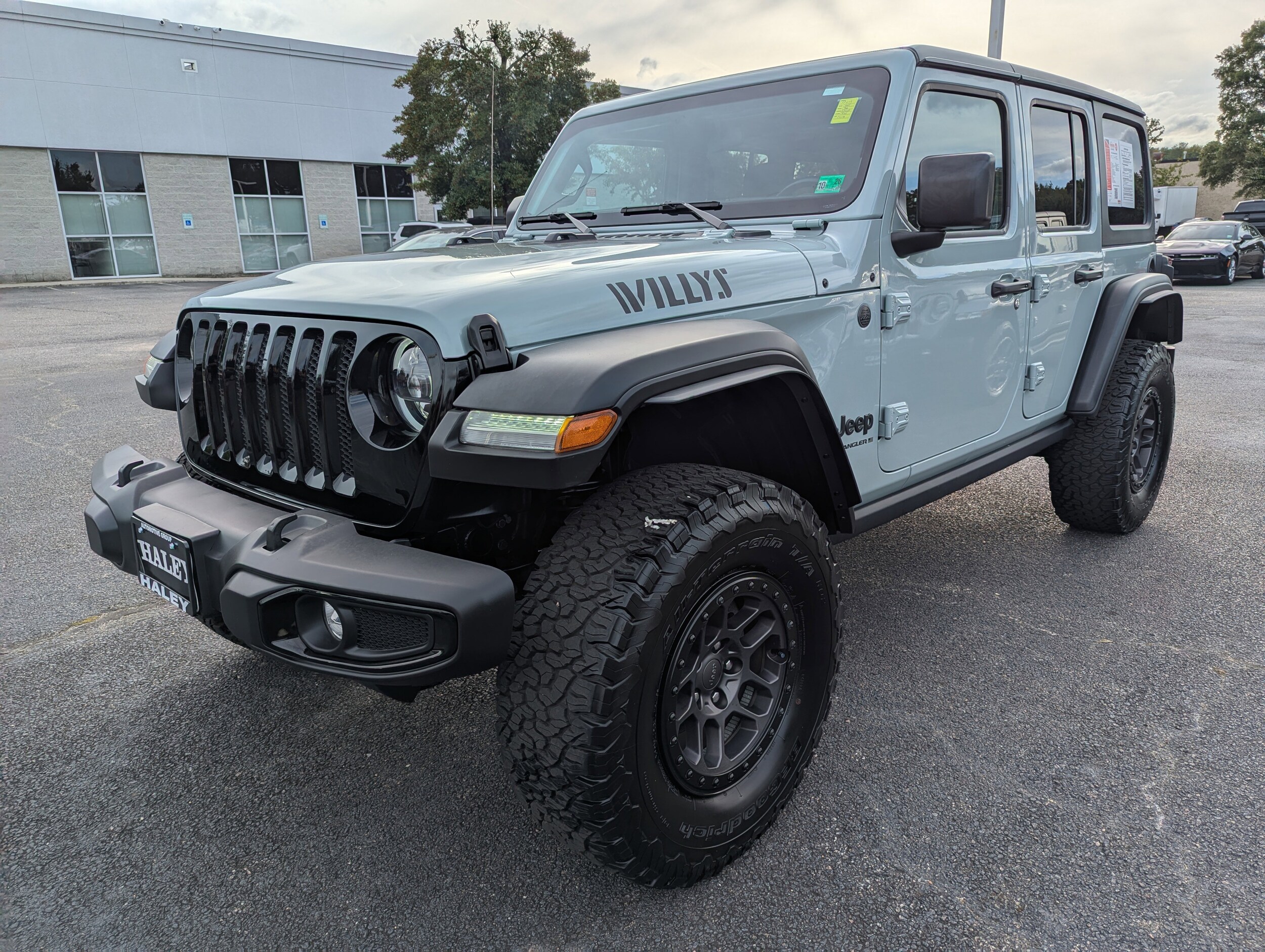 2023 Jeep Wrangler Sport photo 3