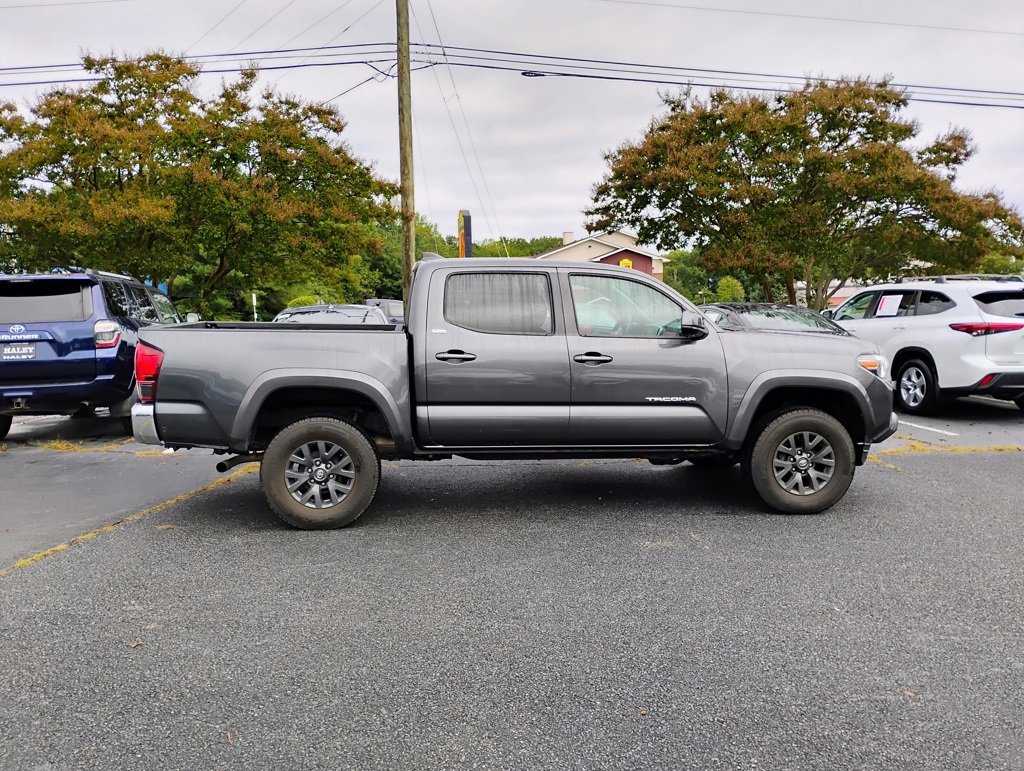 2022 Toyota Tacoma SR5 photo 2