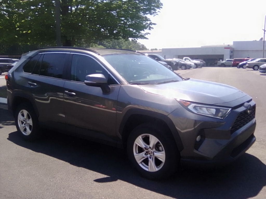 2021 Toyota RAV4 XLE AWD's photo