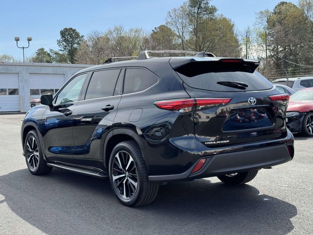 2022 Toyota Highlander L - Photo 24