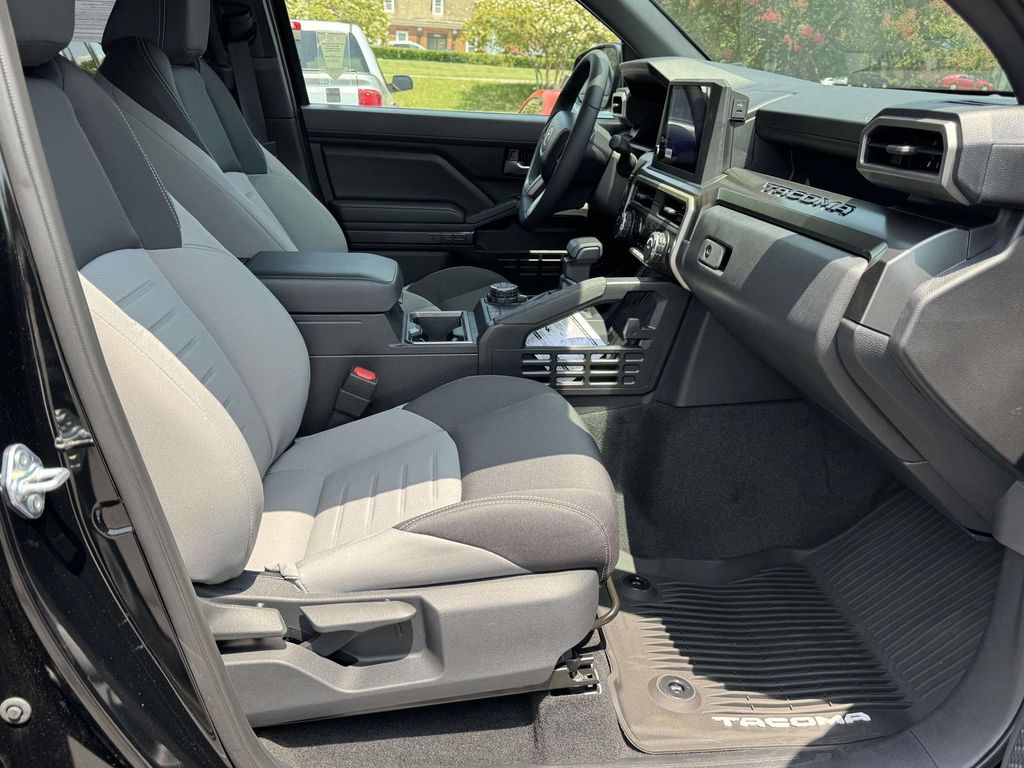 2026 Toyota Tacoma TRD Off Road - Photo 15