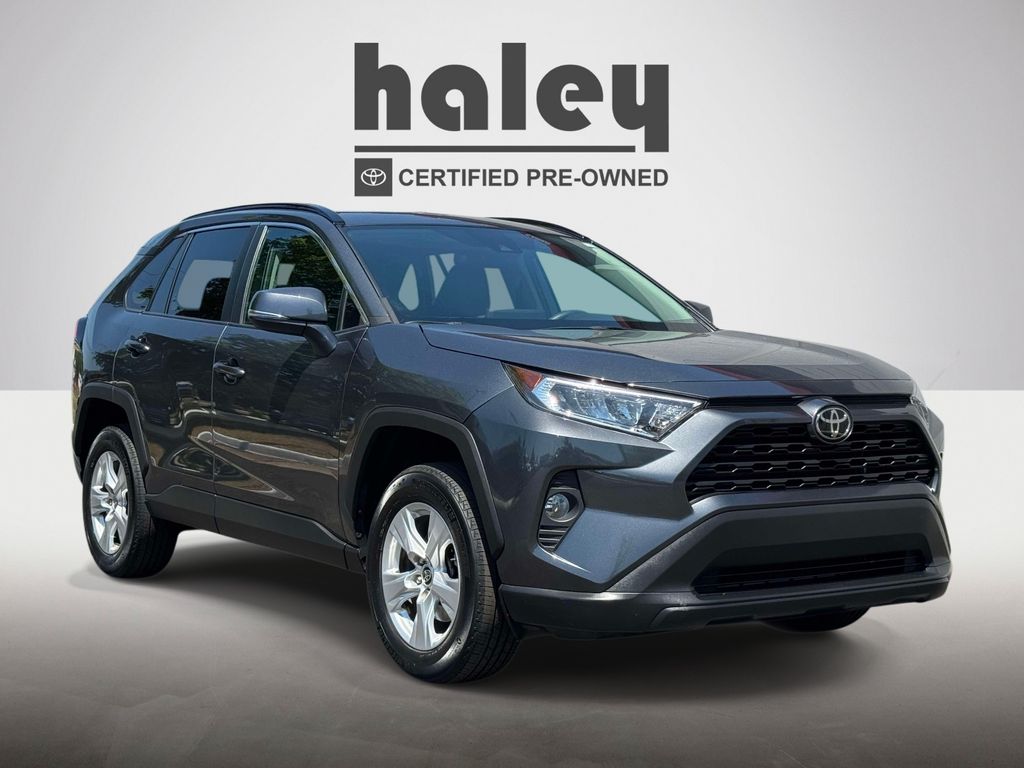 2021 Toyota RAV4 XLE AWD's photo