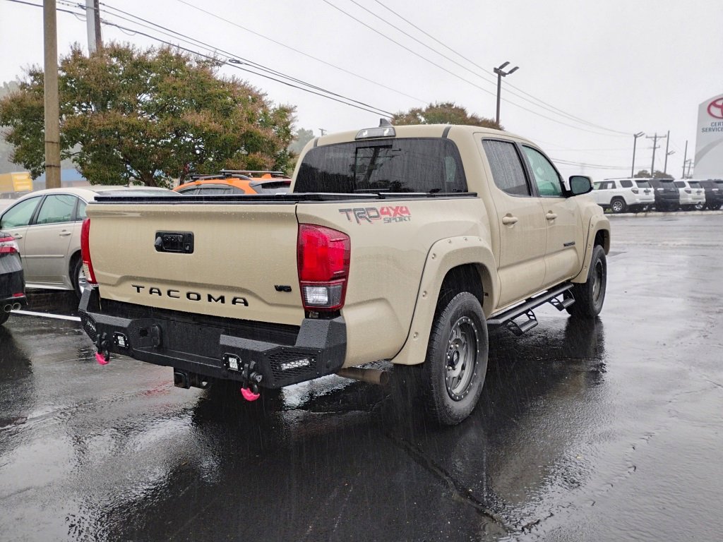 2018 Toyota Tacoma TRD Sport Double Cab photo 3