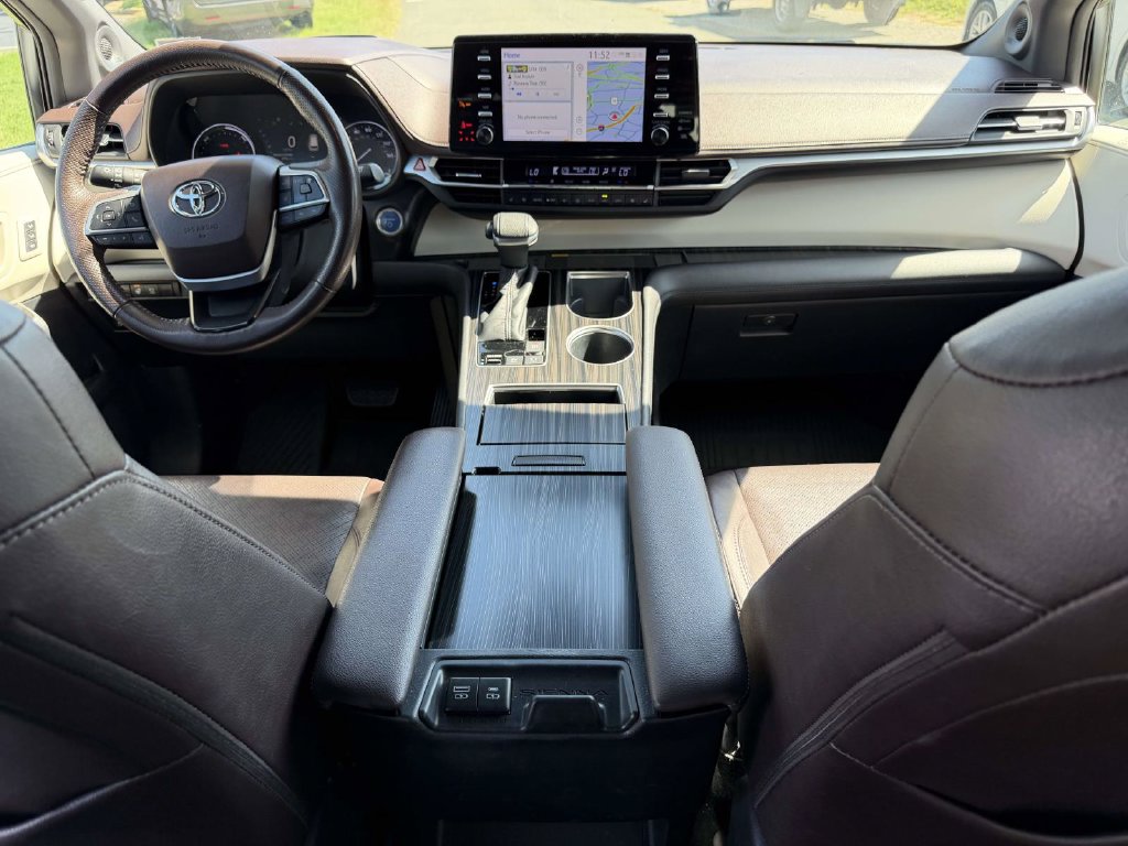 Used 2022 Toyota Sienna Platinum Minivan/Van