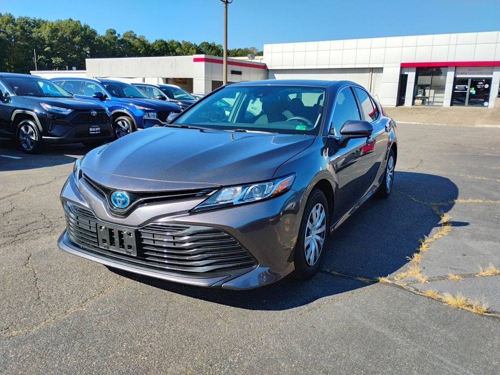2020 Toyota Camry Hybrid LE photo 3