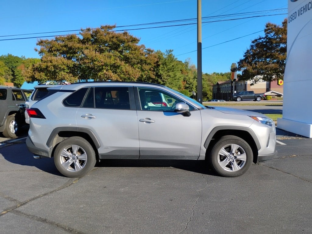 Used 2024 Toyota RAV4 XLE with VIN 4T3RWRFV4RU125699 for sale in Northfield, Minnesota