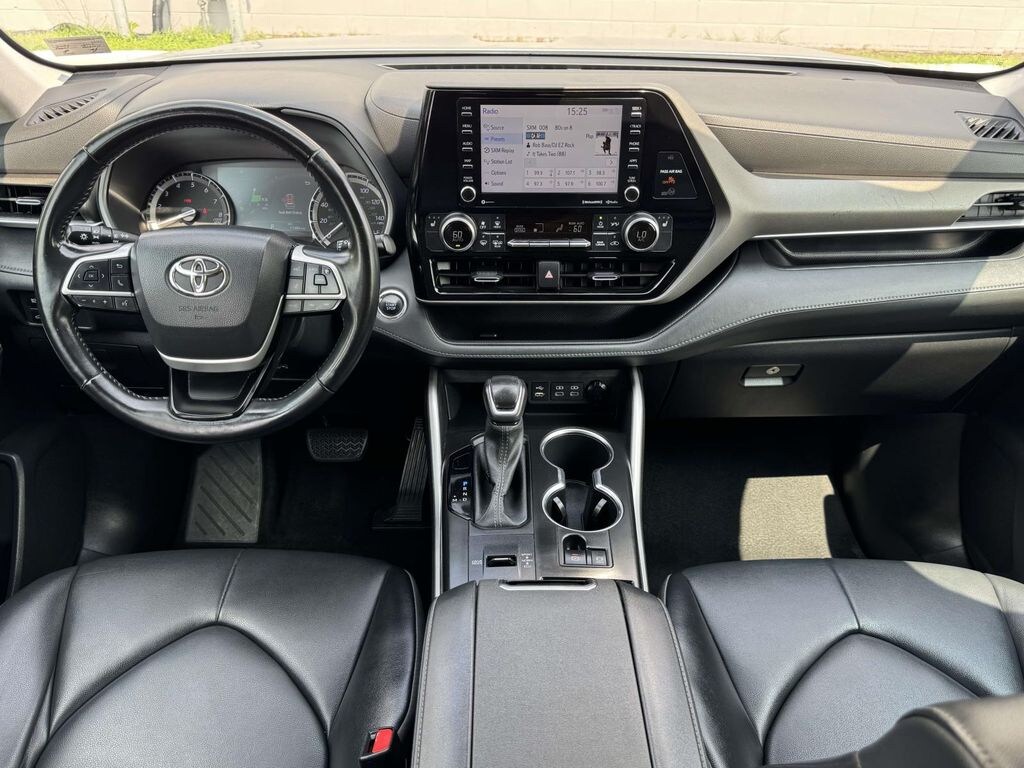 Used 2022 Toyota Highlander XLE SUV