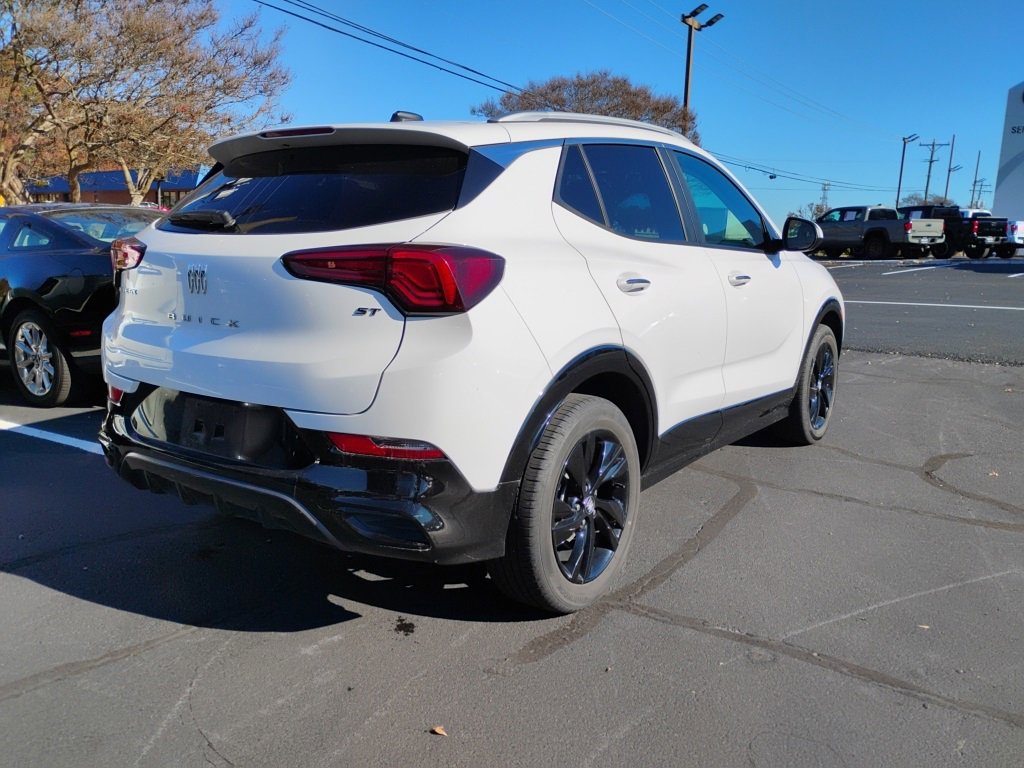 2024 Buick Encore GX Sport Touring photo 3