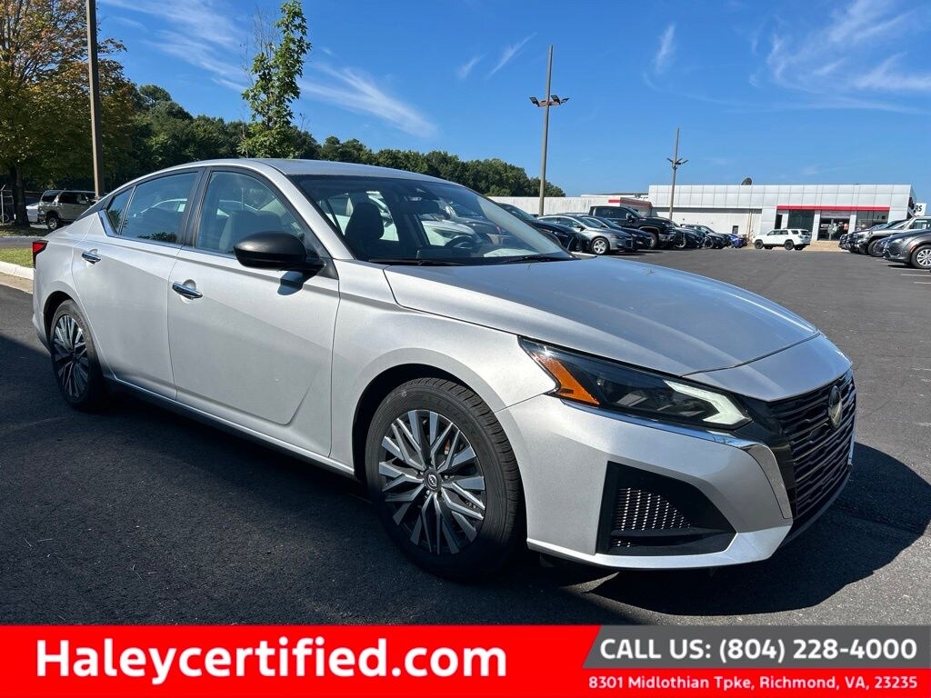 Used 2024 Nissan Altima 2.5 SV Sedan