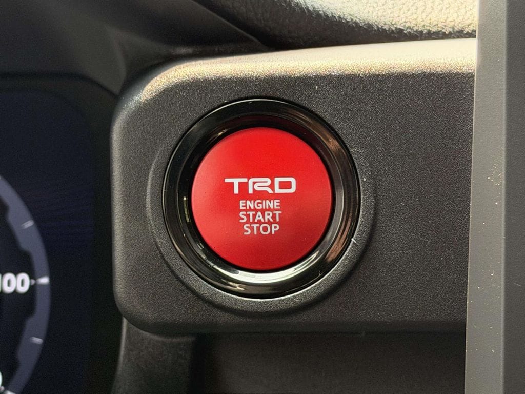 2025 Toyota 4Runner TRD Off-Road - Photo 8