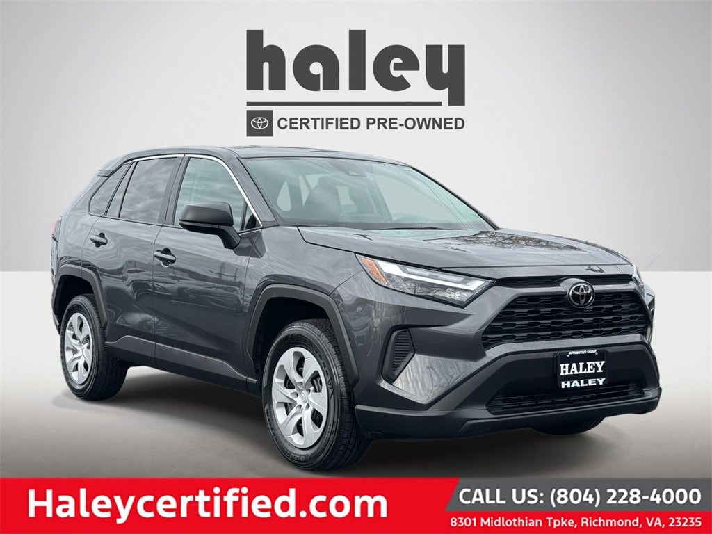 2024 Toyota RAV4 LE's photo