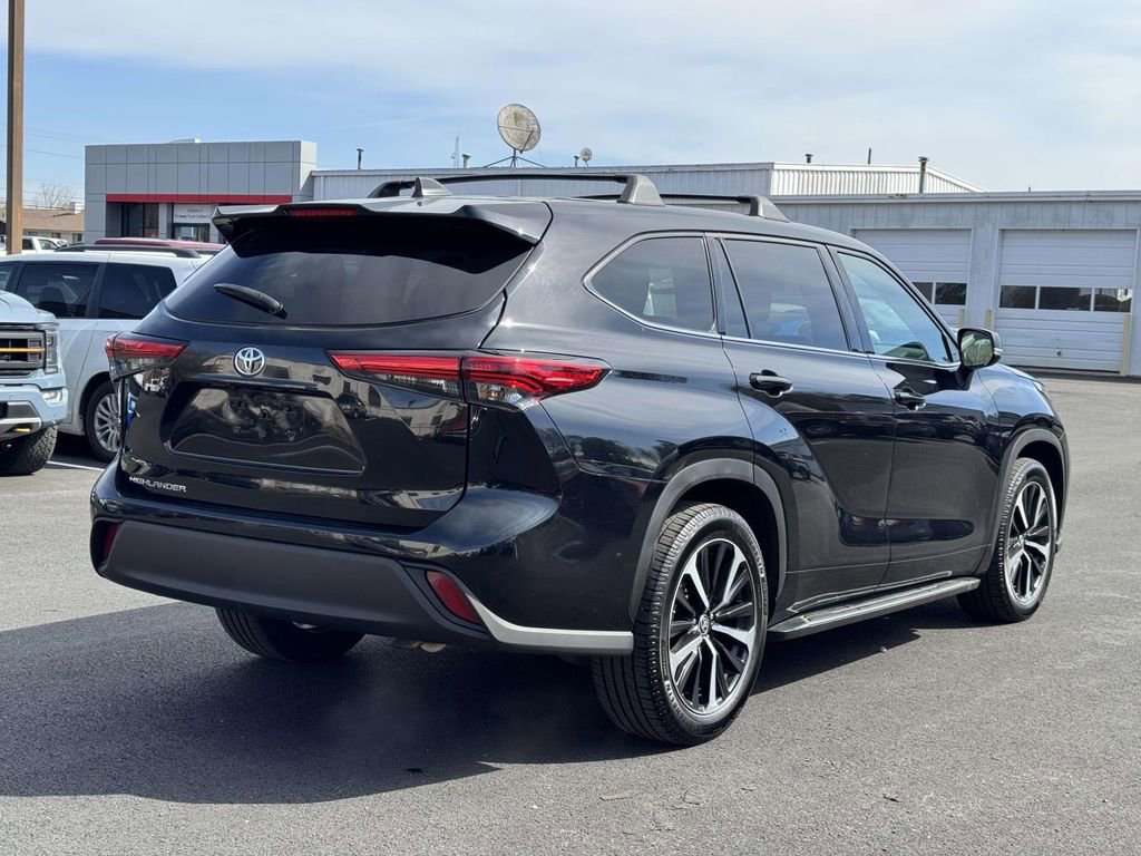 2022 Toyota Highlander L - Photo 22
