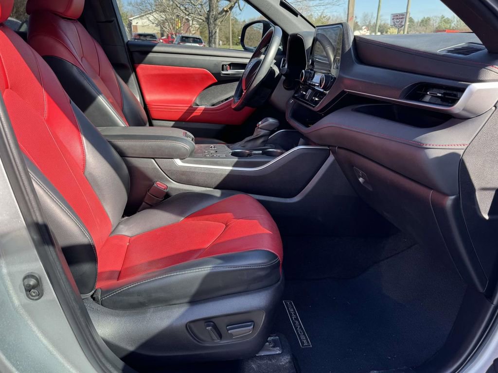 2023 Toyota Highlander XSE - Photo 13