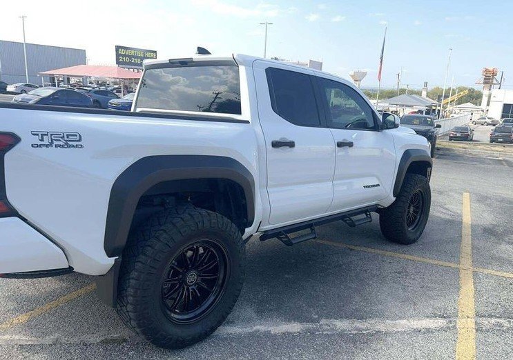 2024 Toyota Tacoma TRD Off-Road Double Cab photo 4