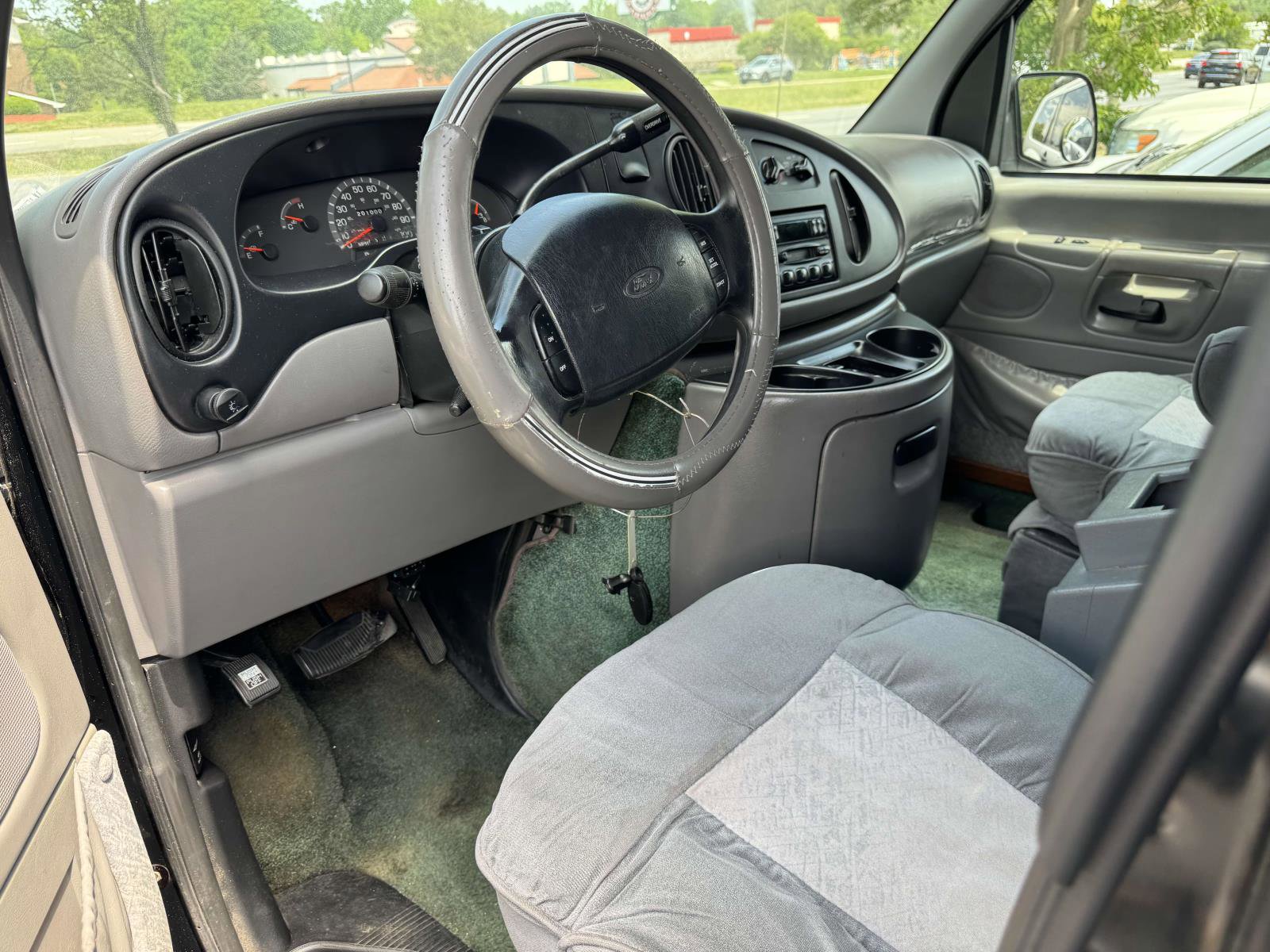 Used 1999 Ford Econoline Van COMMERCIAL with VIN 1FDRE1422XHB90806 for sale in North Chesterfield, VA