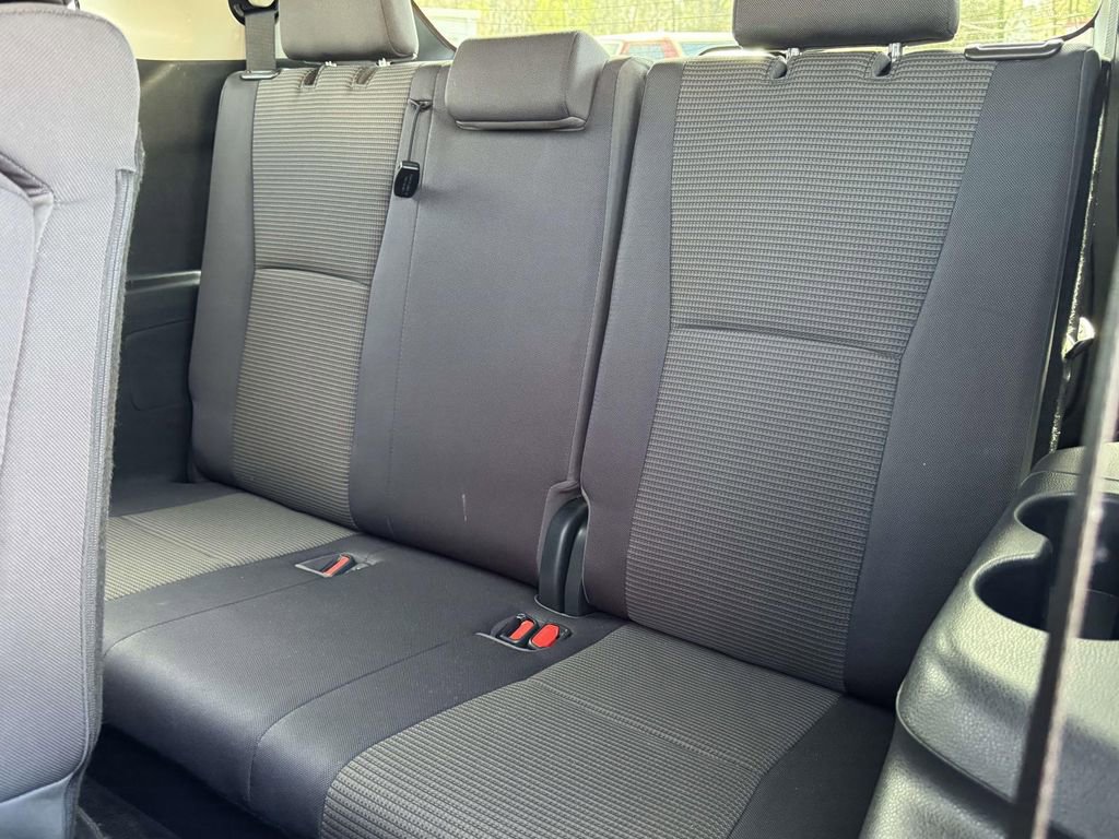 2022 Toyota Highlander L - Photo 17