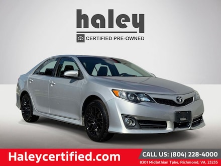 2014 Toyota Camry SE Sedan