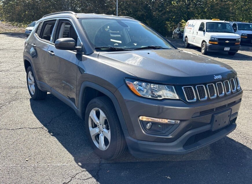 2018 Jeep Compass Latitude photo 2