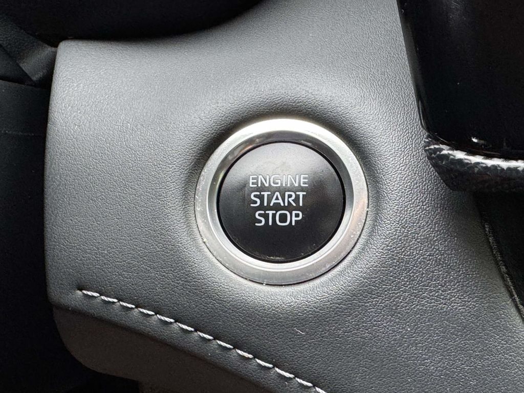 2025 Toyota Highlander XSE - Photo 9