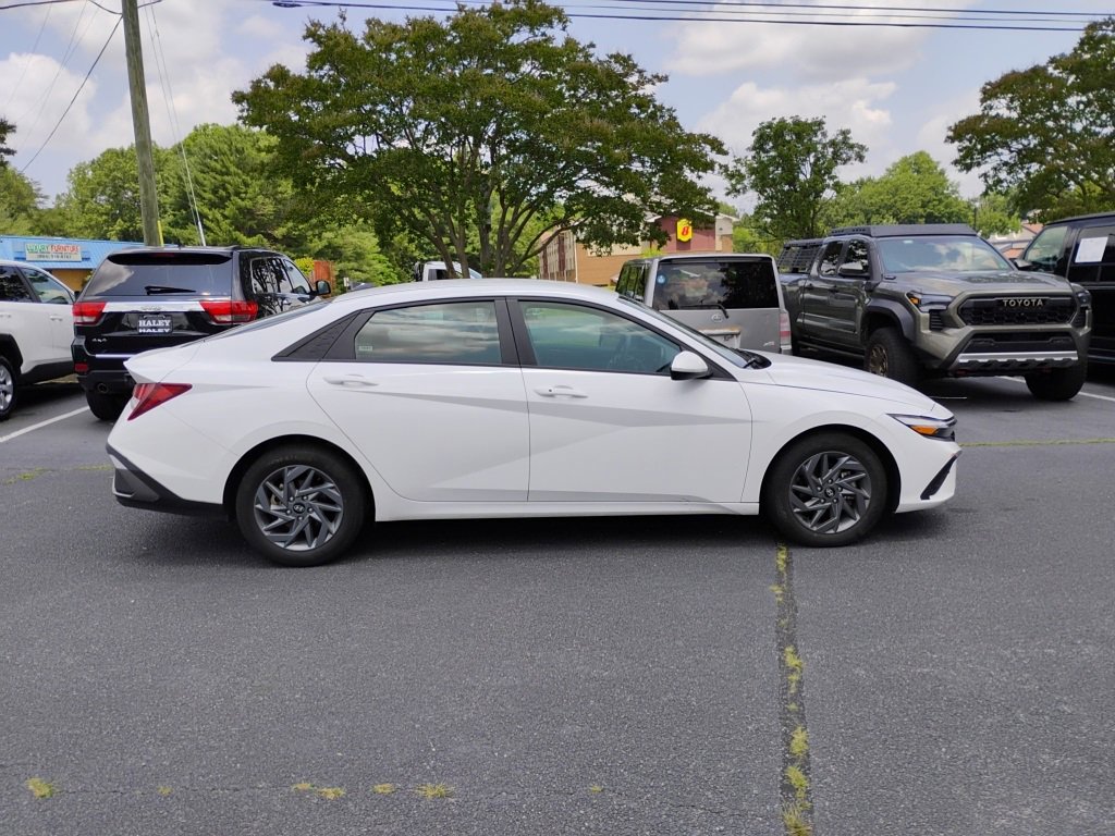 Used 2024 Hyundai Elantra SEL with VIN KMHLM4DG3RU675181 for sale in North Chesterfield, VA