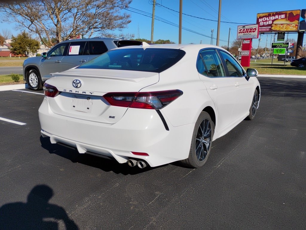 2023 Toyota Camry SE photo 3