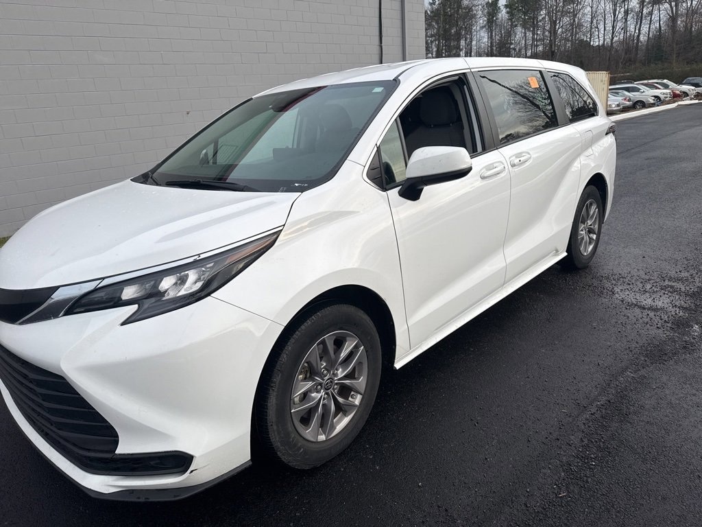 Used 2024 Toyota Sienna LE Van Passenger Van