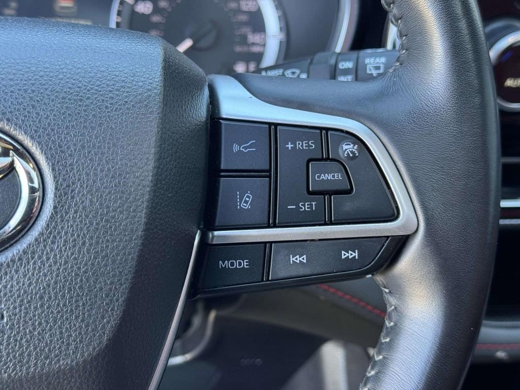 2023 Toyota Highlander XSE - Photo 11