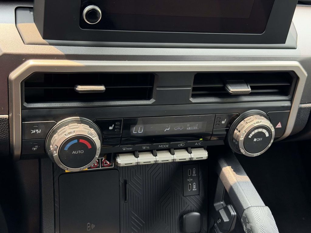 2025 Toyota 4Runner TRD Off-Road - Photo 5