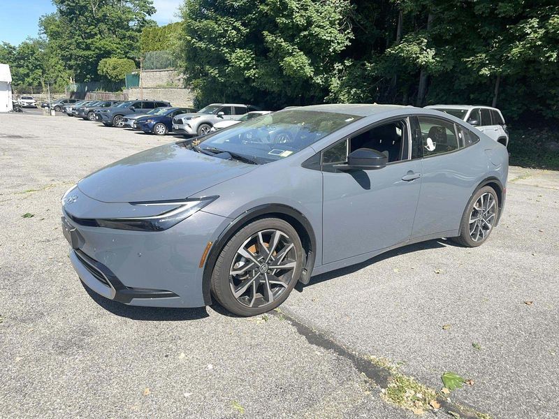2023 Toyota Prius Prime XSE's photo