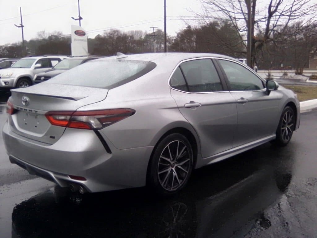 Used 2024 Toyota Camry SE Sedan