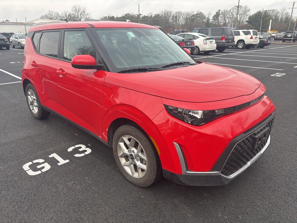 2024 Kia Soul LX's photo