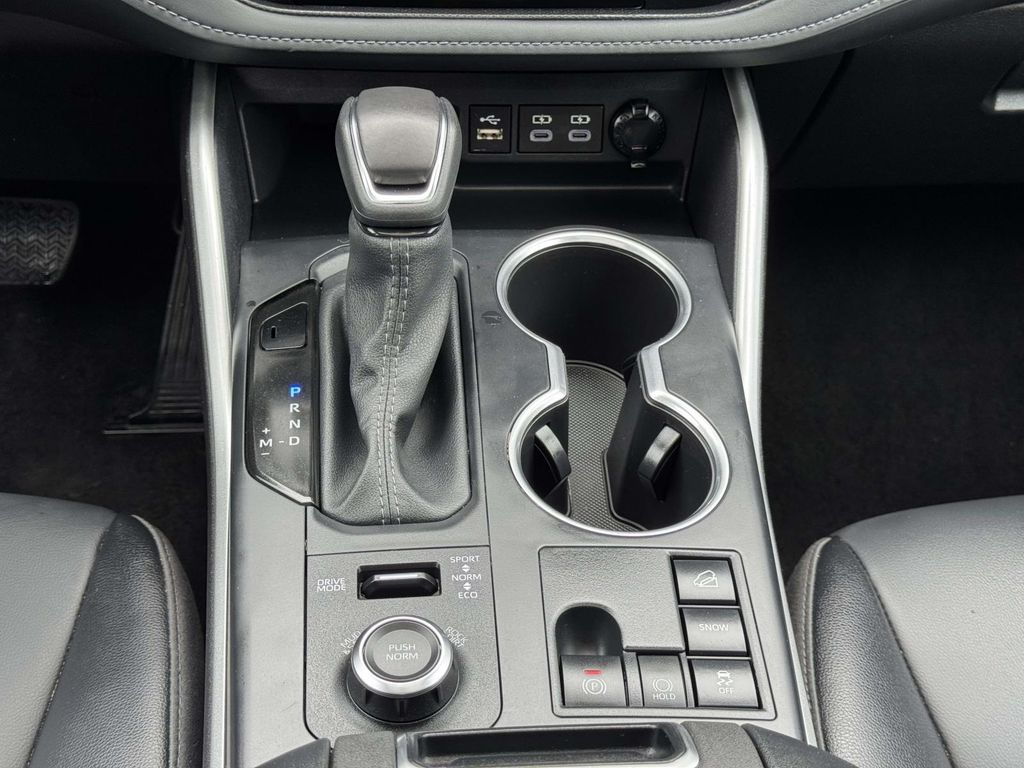 2025 Toyota Highlander XSE - Photo 6