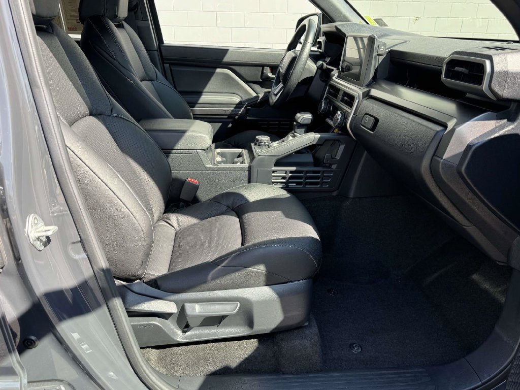 2025 Toyota 4Runner TRD Off-Road - Photo 14