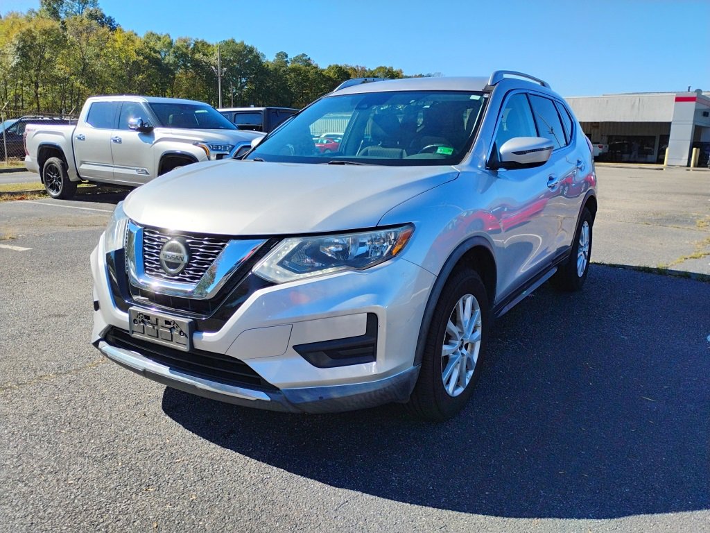 2019 Nissan Rogue SV photo 2