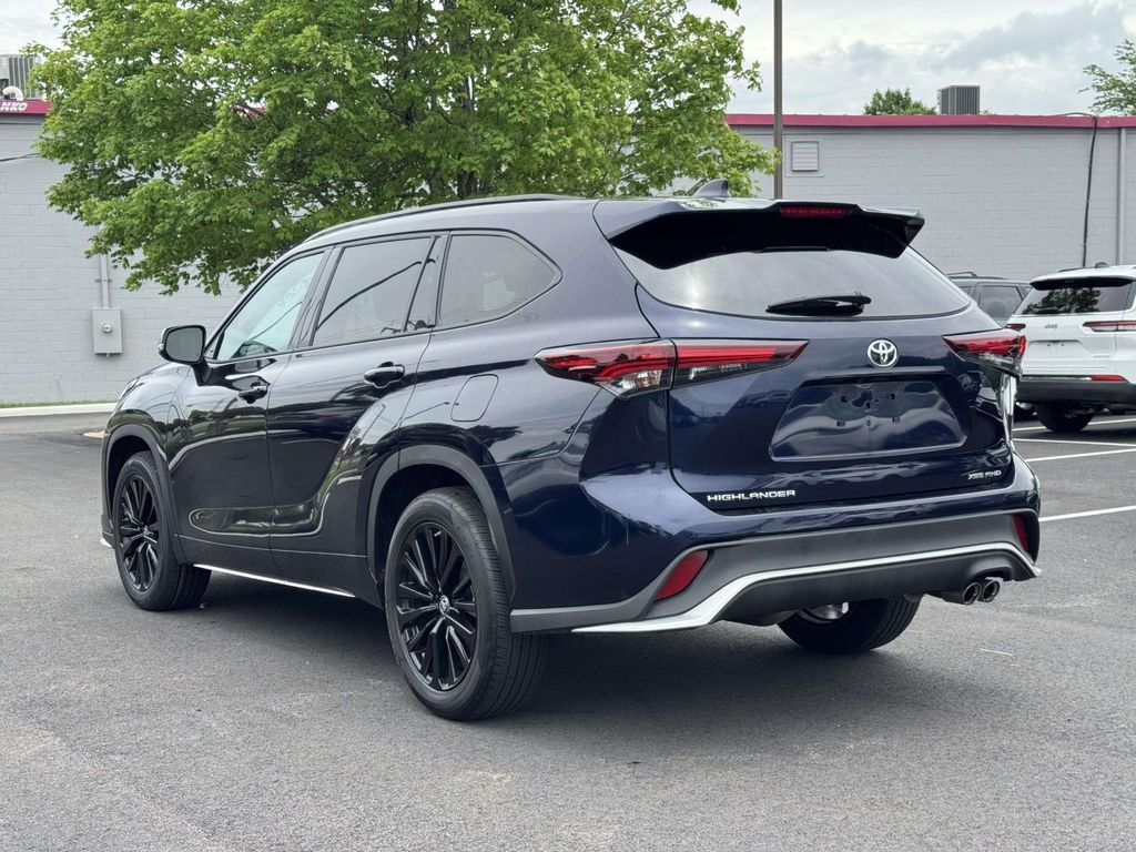 2025 Toyota Highlander XSE - Photo 25