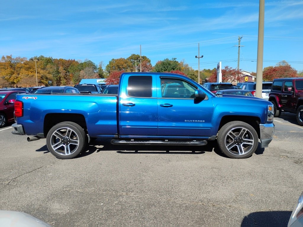2016 Chevrolet Silverado 1500 LT photo 2