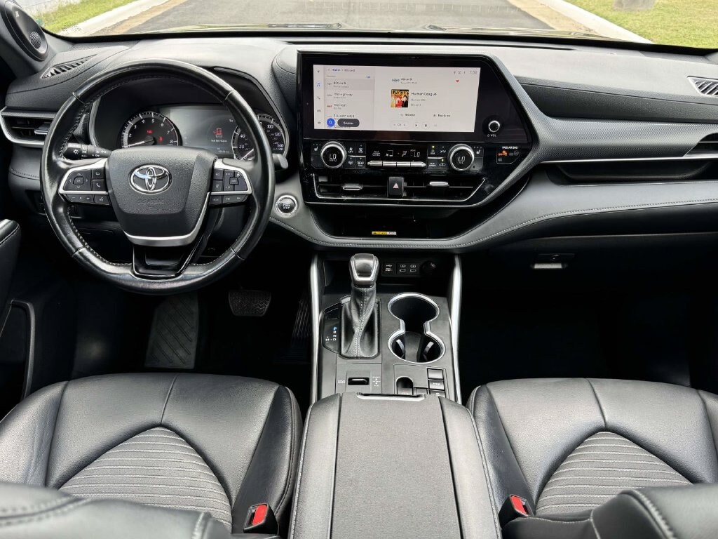 Used 2023 Toyota Highlander XSE SUV