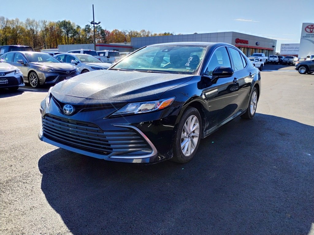 2023 Toyota Camry LE photo 4
