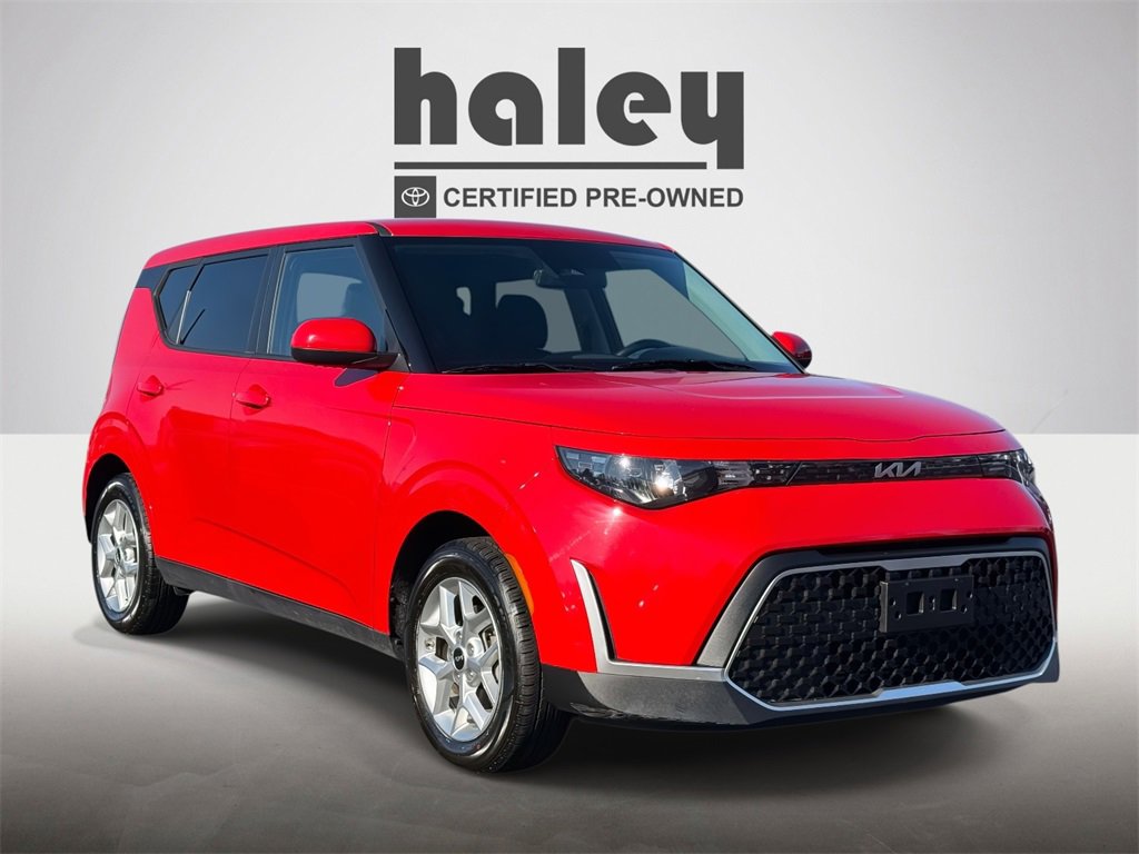 2024 Kia Soul LX's photo