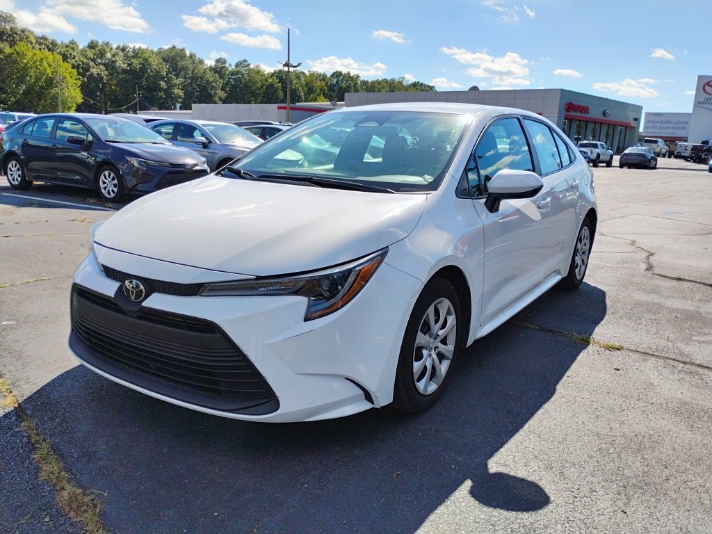 2024 Toyota Corolla LE photo 4