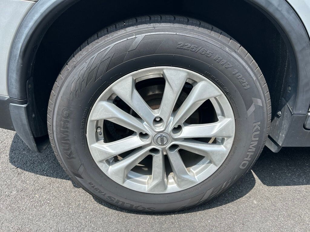 Used 2016 Nissan Rogue SV SUV