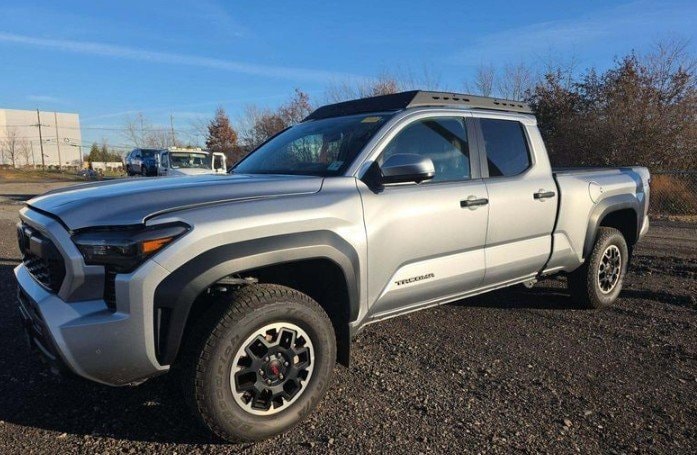 2024 Toyota Tacoma TRD Off Road's photo