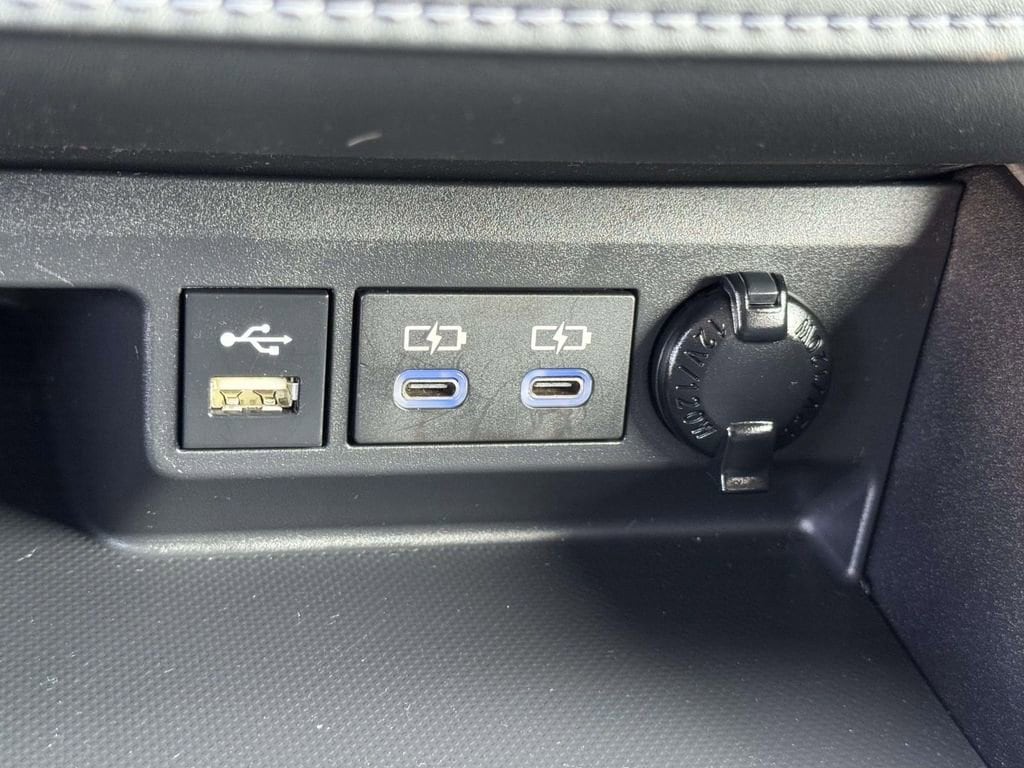 2022 Toyota Highlander L - Photo 8