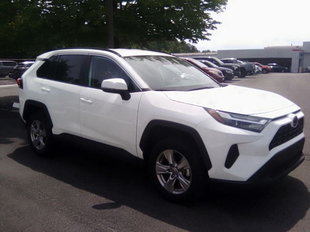 2025 Toyota RAV4 XLE FWD's photo