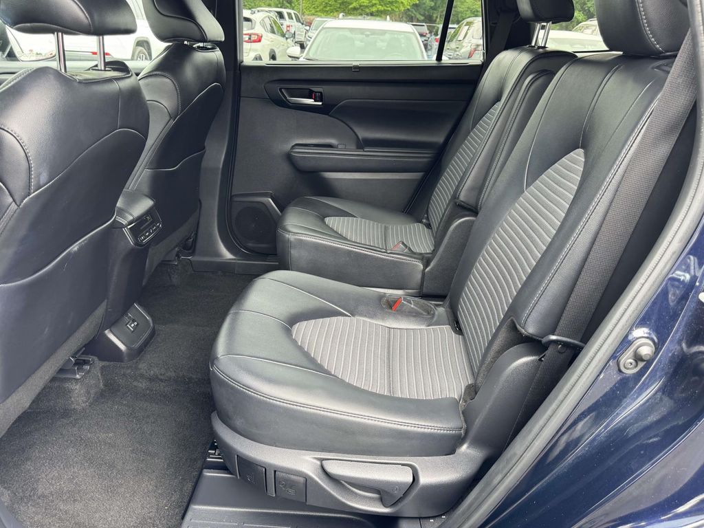 2025 Toyota Highlander XSE - Photo 18