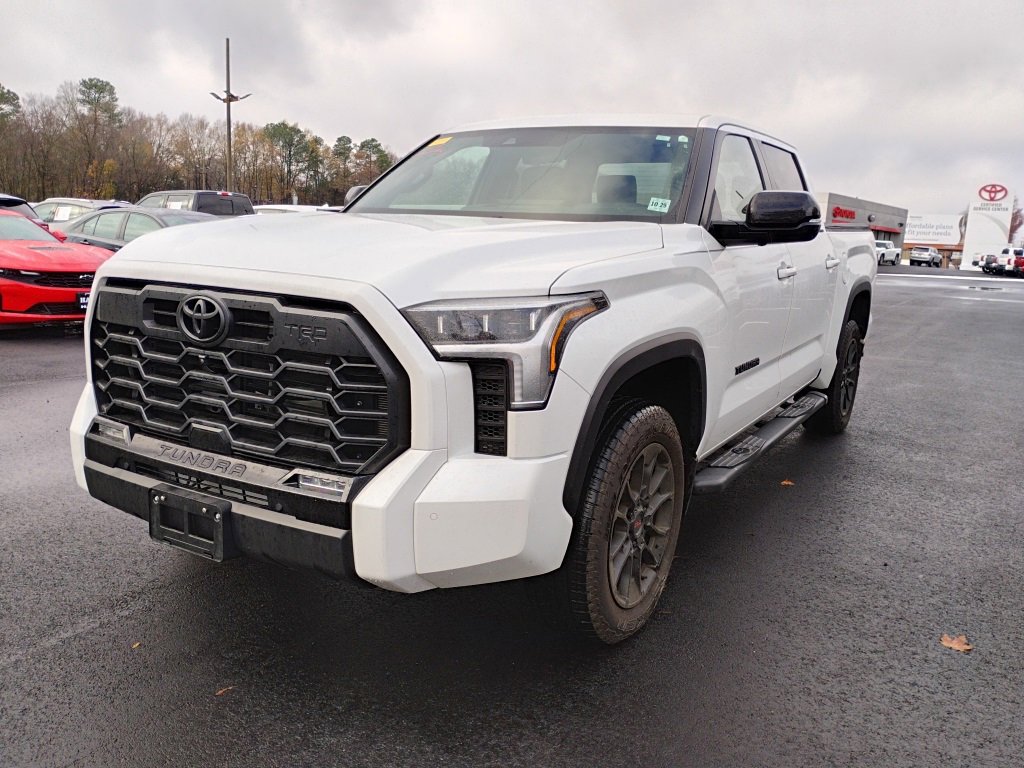 2025 Toyota Tundra Limited CrewMax photo 4