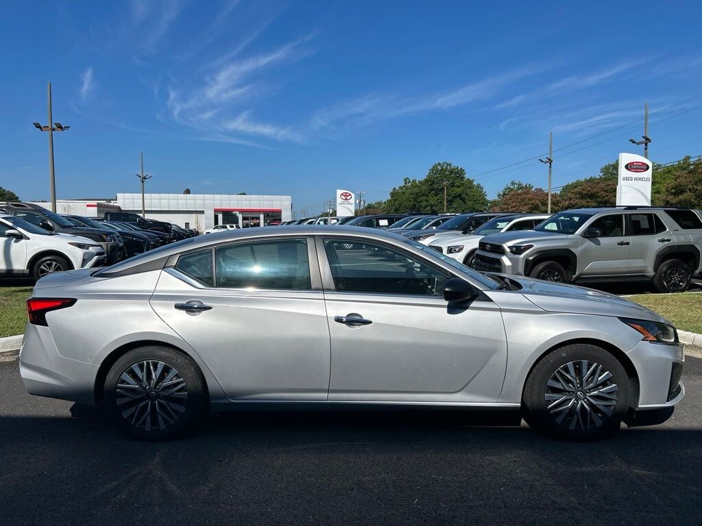 Used 2024 Nissan Altima 2.5 SV Sedan