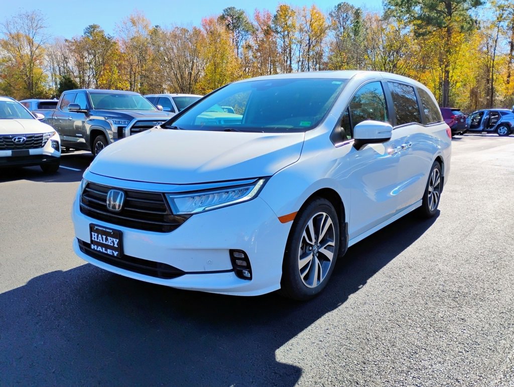 2023 Honda Odyssey Touring photo 4